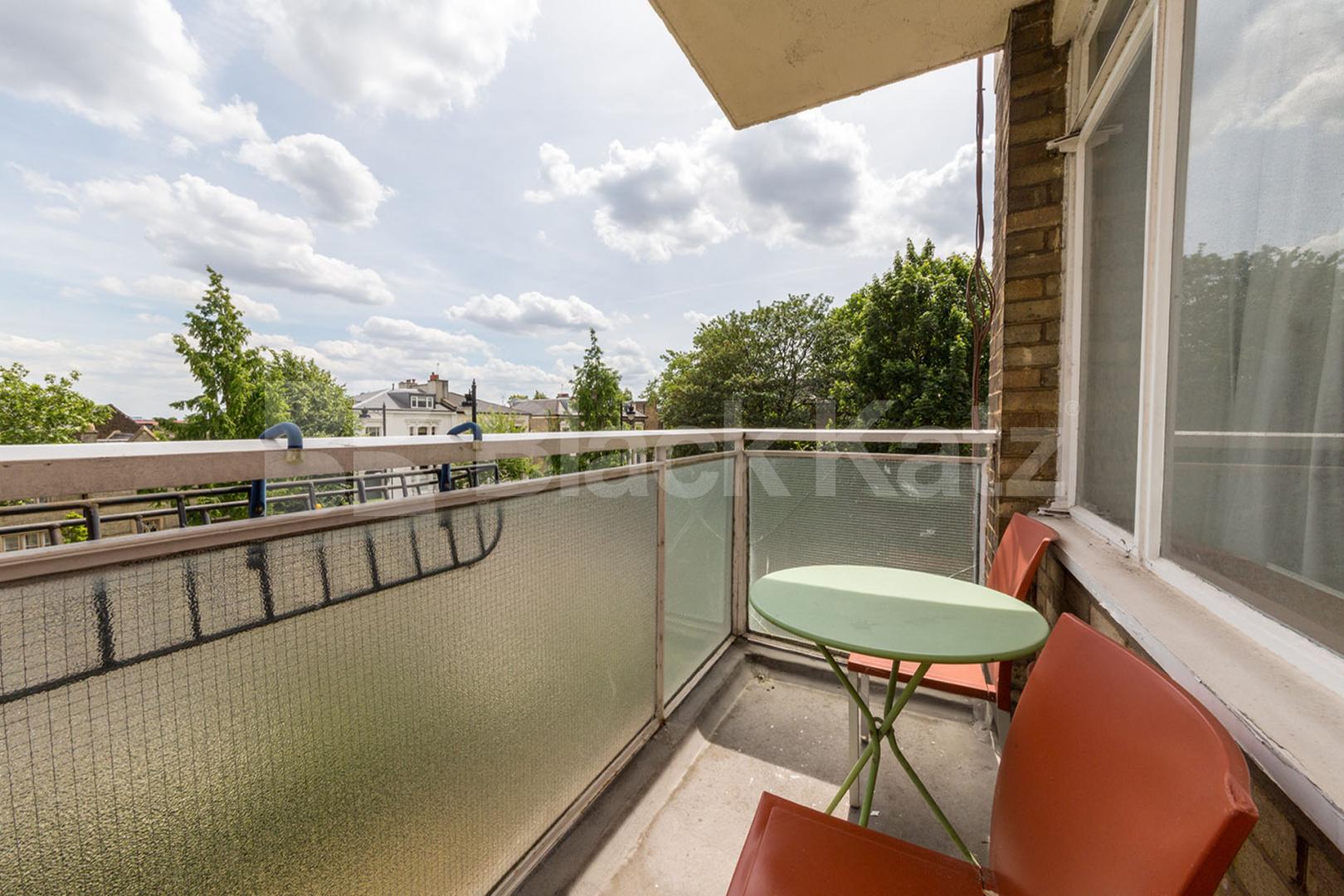 Located close to a station this 2 bed offer fantastic views of East london Pemberton Gardens, Holloway